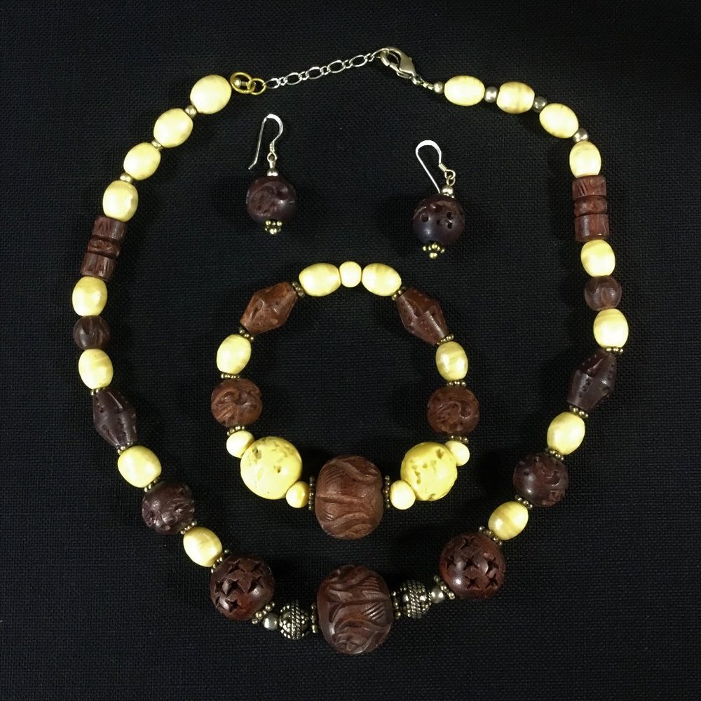 Carved Brown Jewelry Set